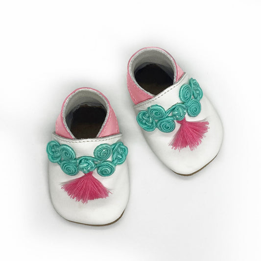 XS / White; L / White