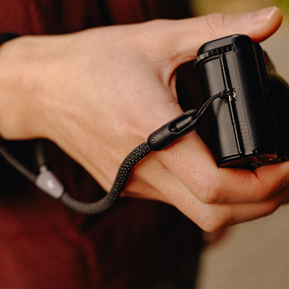 Mobile Cuff for Smartphones and Cameras