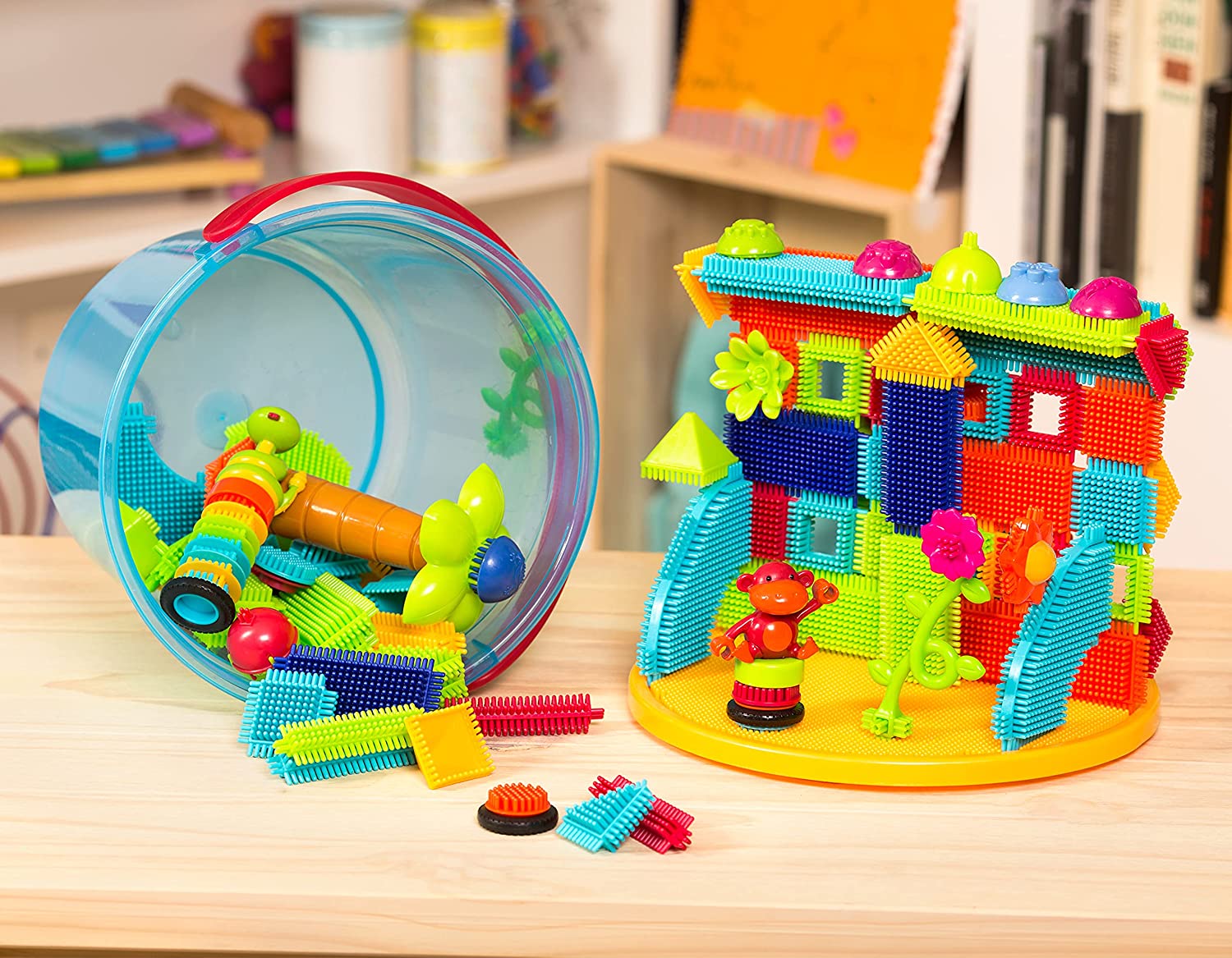 Jungle Adventure Blocks in Bucket with Animal Figurines - 128 Pieces