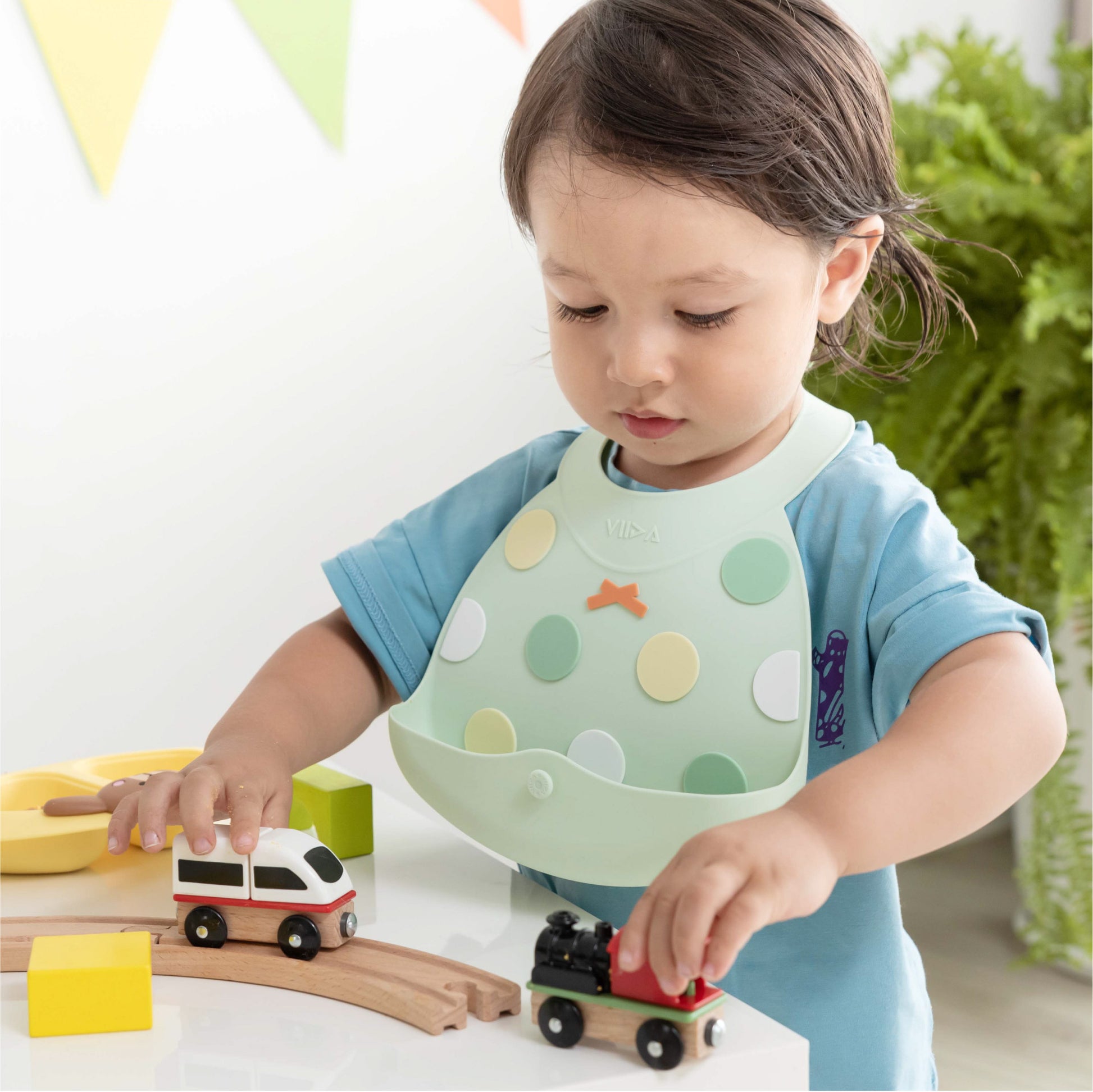 Joy Silicone Baby Bibs with Catch Tray - Dreamy Series