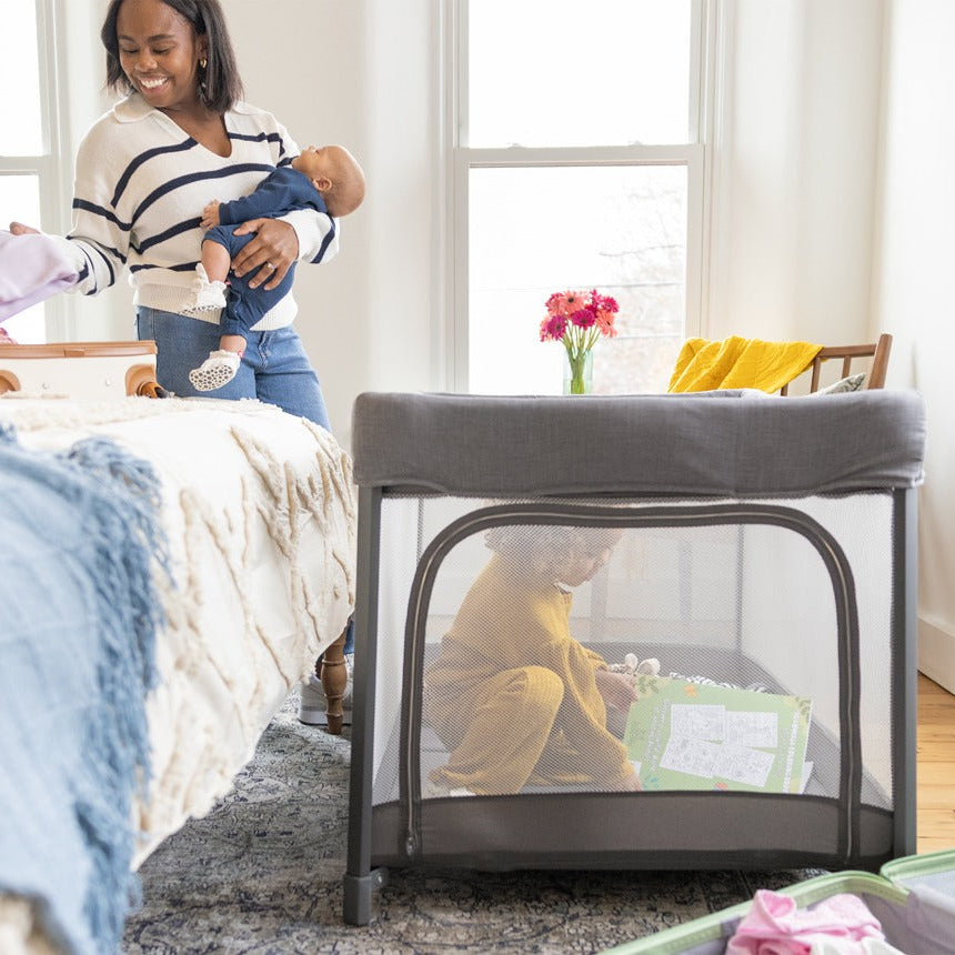 amigo™ One-hand Fold Travel Cot - Thunder