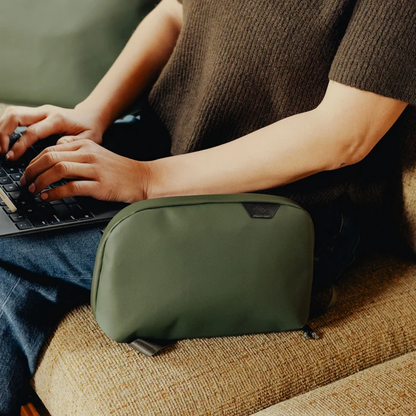 Travel Crossbody - 3L