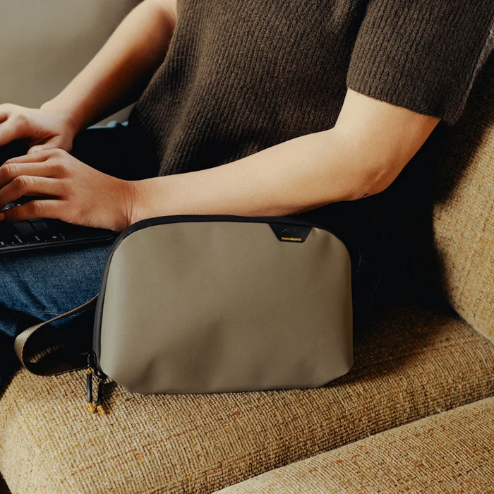 Travel Crossbody - 3L
