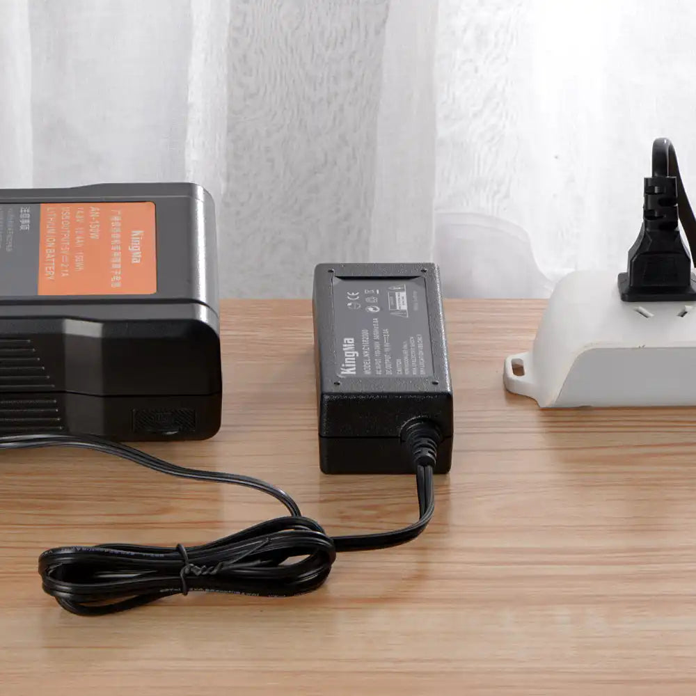 KingMa NKC1683001 Travel Charger | V-Mount | D-Tap - 5