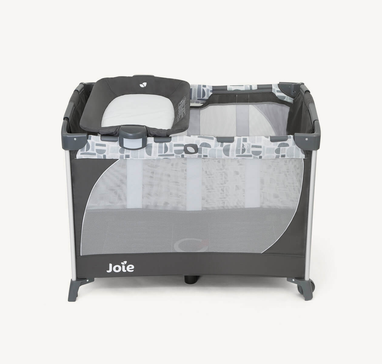 commuter™ Change Travel Cot - Logan